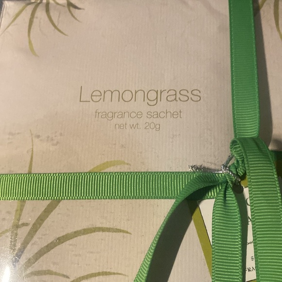 Sachet Lemongrass Fragrance Set of 6 from GC Signature - Picture 3 of 9